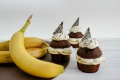 Schokoladen-Splitter Halbbitter, Dragiert, Extra Fein, 100g -Nik Baker's Geschaft c86505e4a73f0566d20ccf2698cc2af4